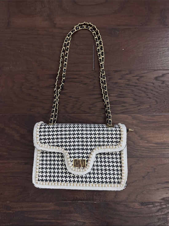 Handbags - Women's Black & White Houndstooth Chain Shoulder Bag by